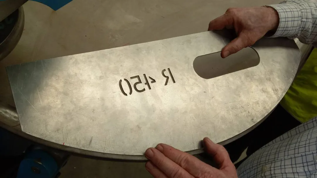 SHUIPO罐車封頭成型機—無模板封頭旋邊機 SHUIPO罐車封頭成型機—無模板封頭旋邊機